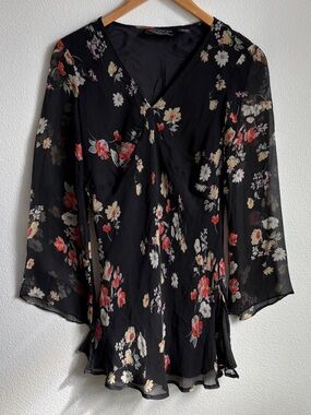 Women's Y2K Vintage New York City Design Co 100% Silk Floral Blouse size S